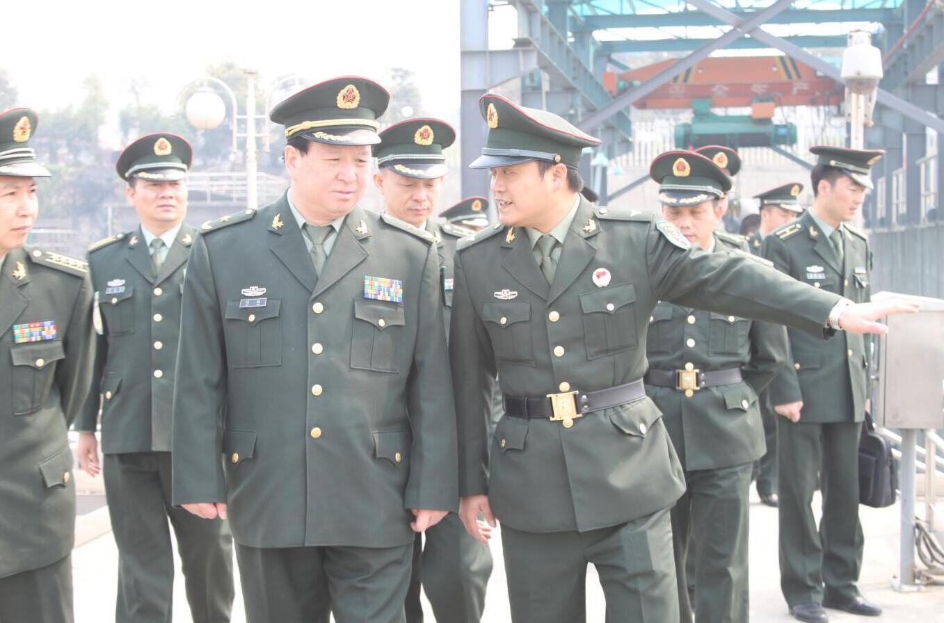 2011年3月，時任省軍區(qū)政治部原主任劉新將軍蒞臨公司視察.jpg